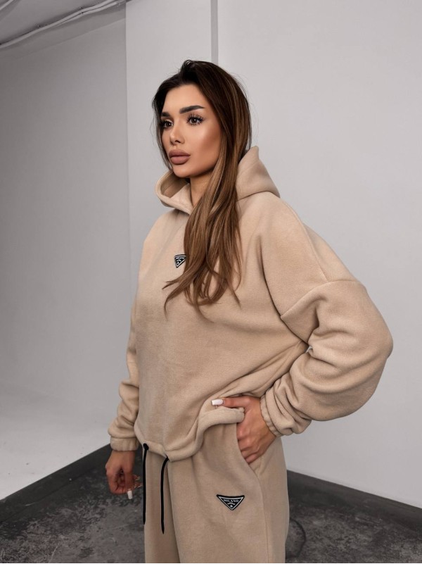 Жіночий костюм флісовий з капюшоном бежевого кольору 35900