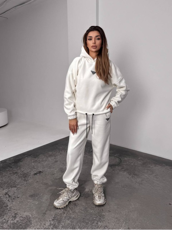 Жіночий костюм флісовий з капюшоном молочного кольору 35901