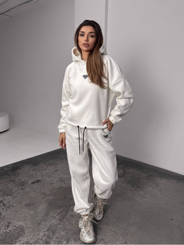 Жіночий костюм флісовий з капюшоном молочного кольору 35901