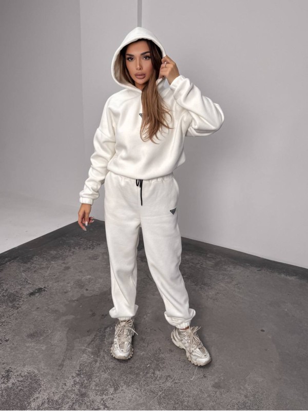 Жіночий костюм флісовий з капюшоном молочного кольору 35901