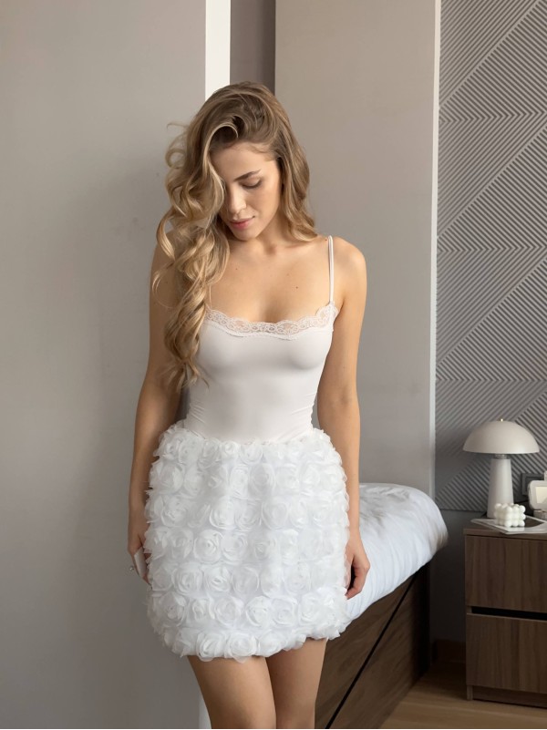 Святкова декорована розами спідниця молочного кольору 35908