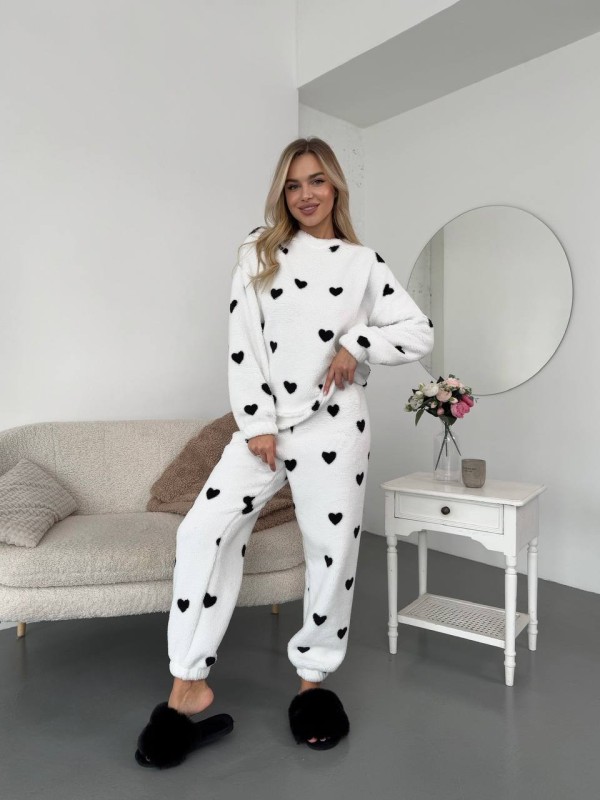 Жіночий теплий домашній костюм в сердце бiлого кольору  35918