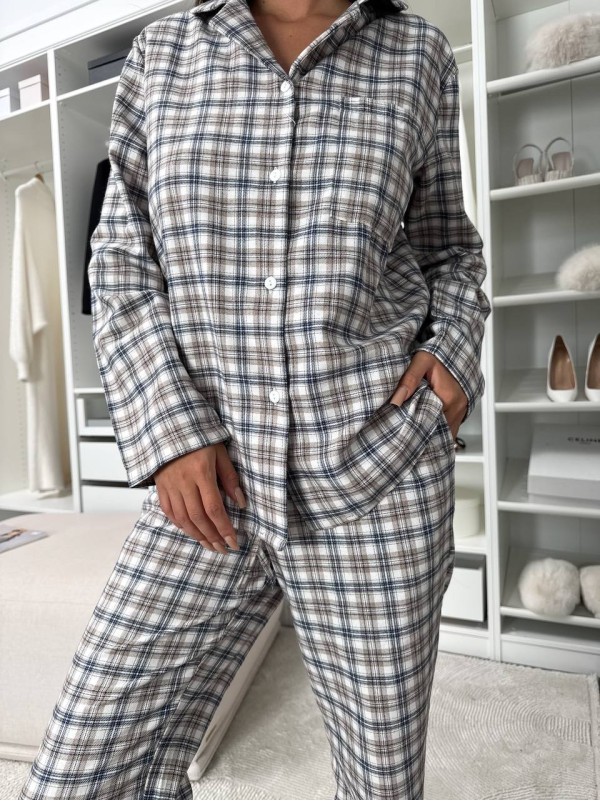 Жіночий домашній костюм в клiтину з фланелi сiрого кольору  35923