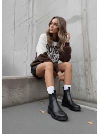 Жіночі шкіряні черевики з резинкою чорного кольору 35932