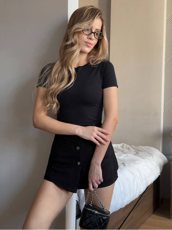 Жіночi шорти-спідниця чорного кольору 35950