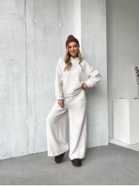 Базовий жiночий костюм з альпаки молочного кольору 35966