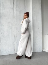 Базовий жiночий костюм з альпаки молочного кольору 35966