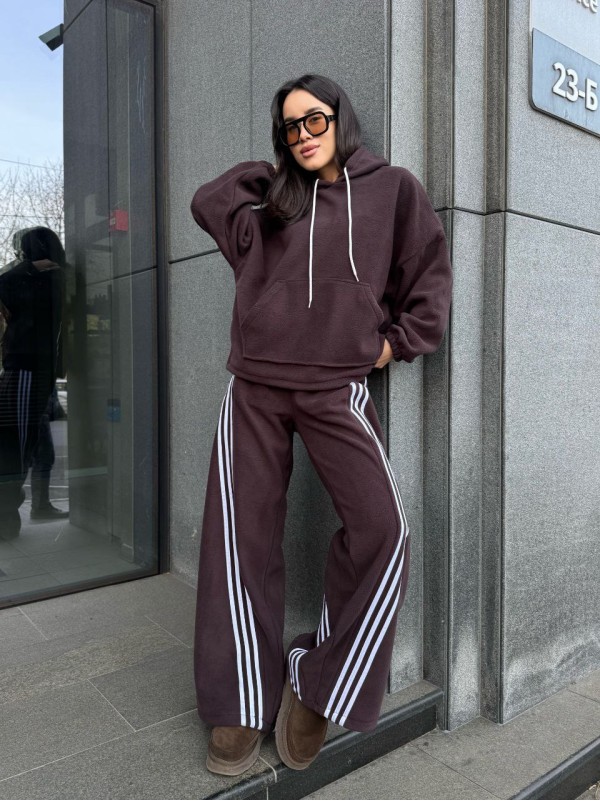 Жiночий теплий костюм iз флiса коричневого кольору 35970