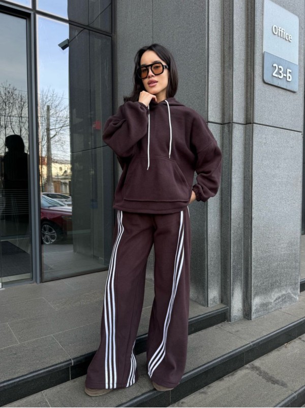 Жiночий теплий костюм iз флiса коричневого кольору 35970