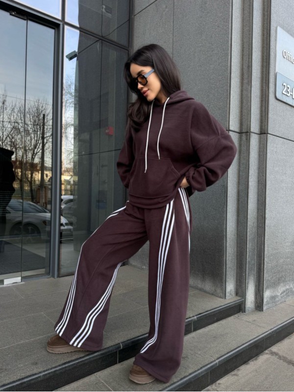 Жiночий теплий костюм iз флiса коричневого кольору 35970