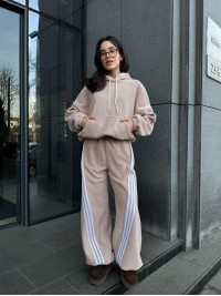 Жiночий теплий костюм iз флiса бежевого кольору 35972