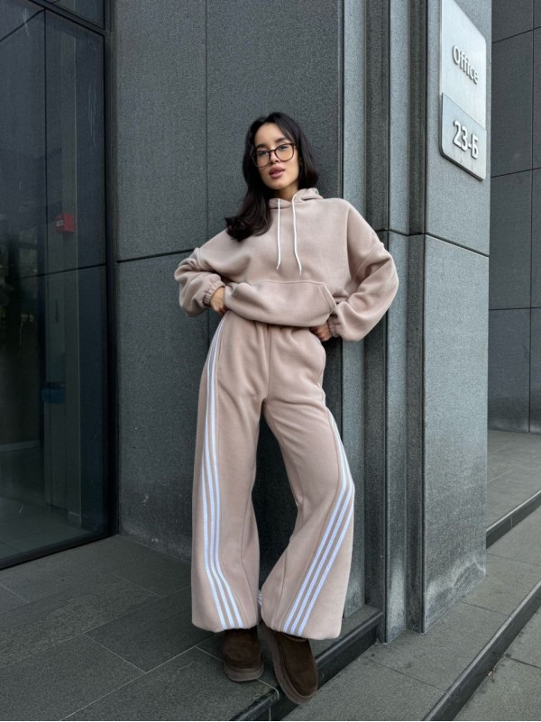 Жiночий теплий костюм iз флiса бежевого кольору 35972