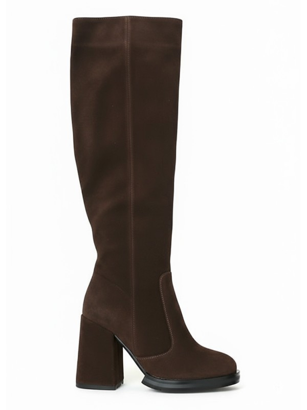 Жіночі замшеві ботфорти (байка) коричневого кольору 35991