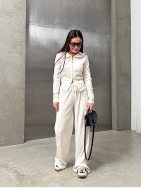 Базовий жiночий костюм з ангори на блискавцi молочного кольору 36000