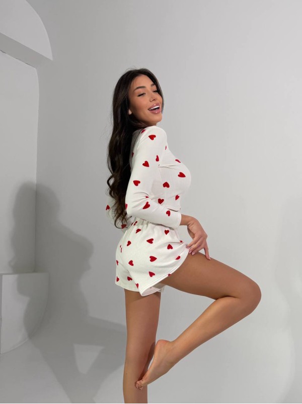 Велюрова жiноча піжама молочного кольору 36014