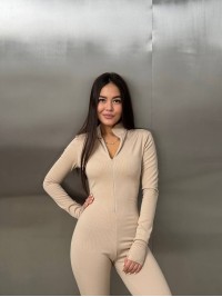 Жіночий комбінезон на флiсi в рубчик бежевого кольору 36027