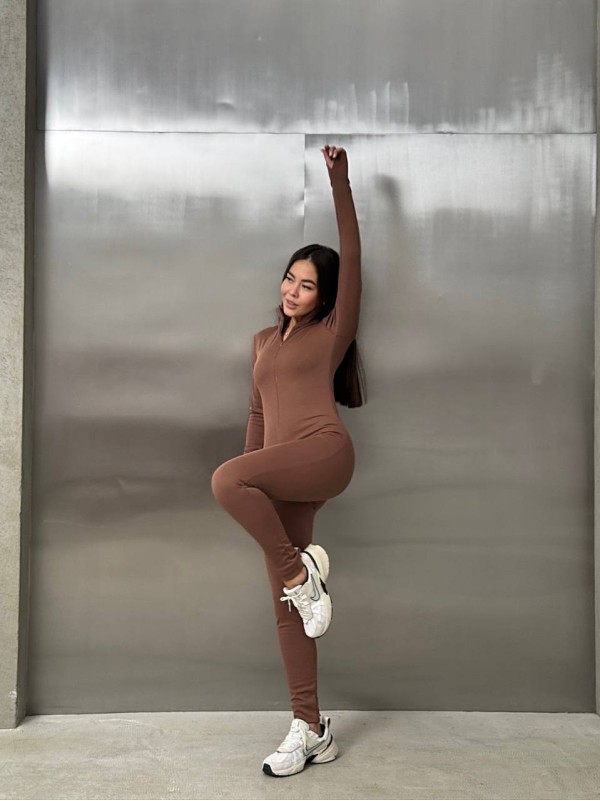 Жіночий комбінезон на флiсi в рубчик кавового кольору 36028