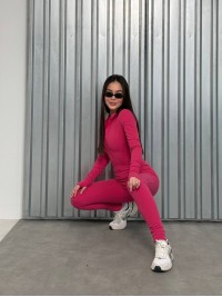 Жіночий комбінезон на флiсi в рубчик малинового кольору 36030