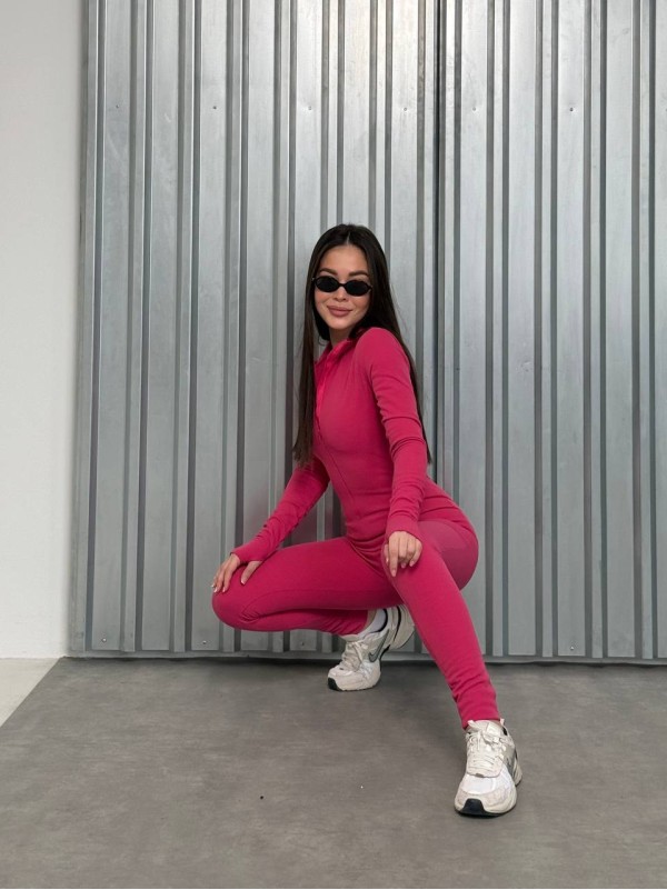 Жіночий комбінезон на флiсi в рубчик малинового кольору 36030