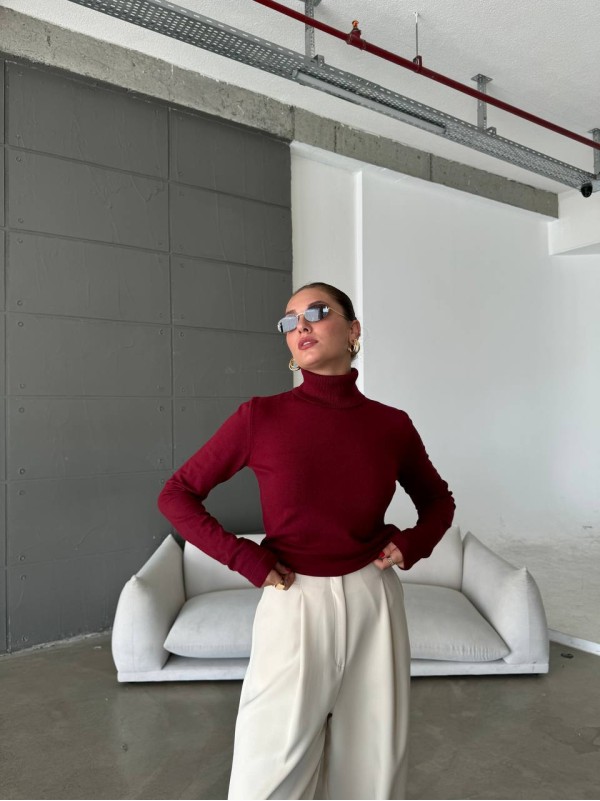 Жіночий теплий гольф бордового кольору 36040