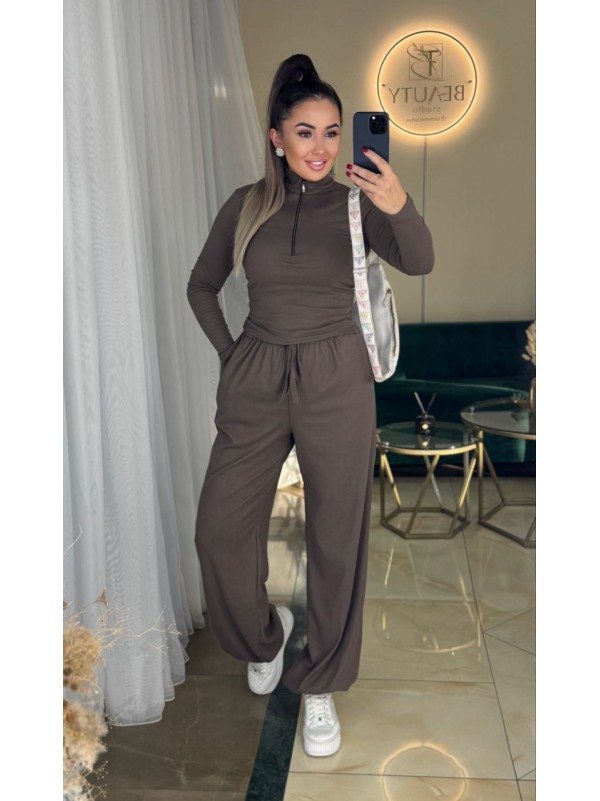 Жіночий базовий термокостюм з широкими штанами коричневого кольору 36046