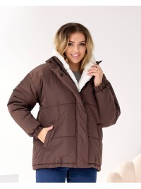 Жіноча зимова куртка коричневого кольору 36059