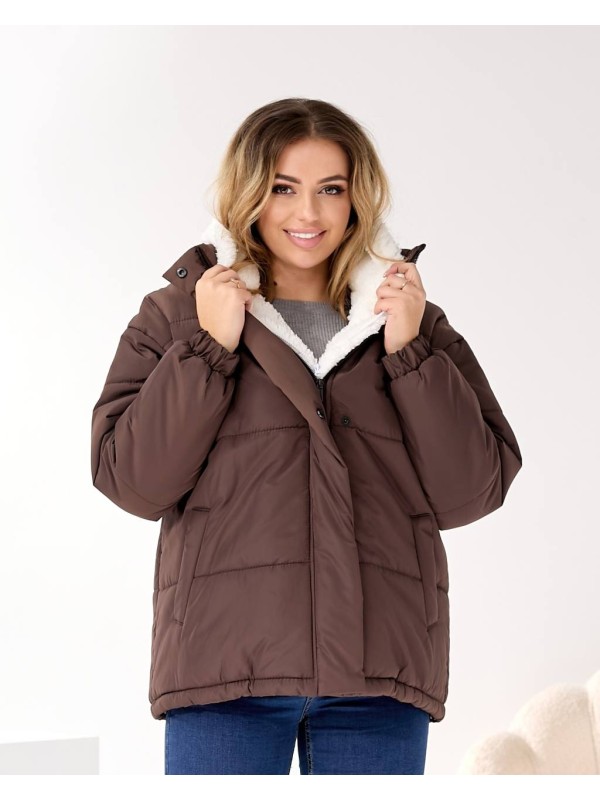 Жіноча зимова куртка коричневого кольору 36059