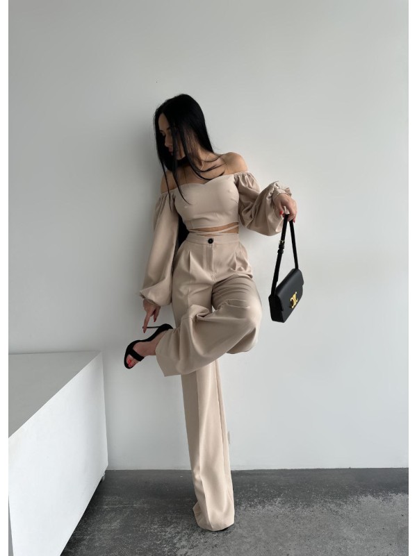 Костюм топ + штани бежевого кольору 24320