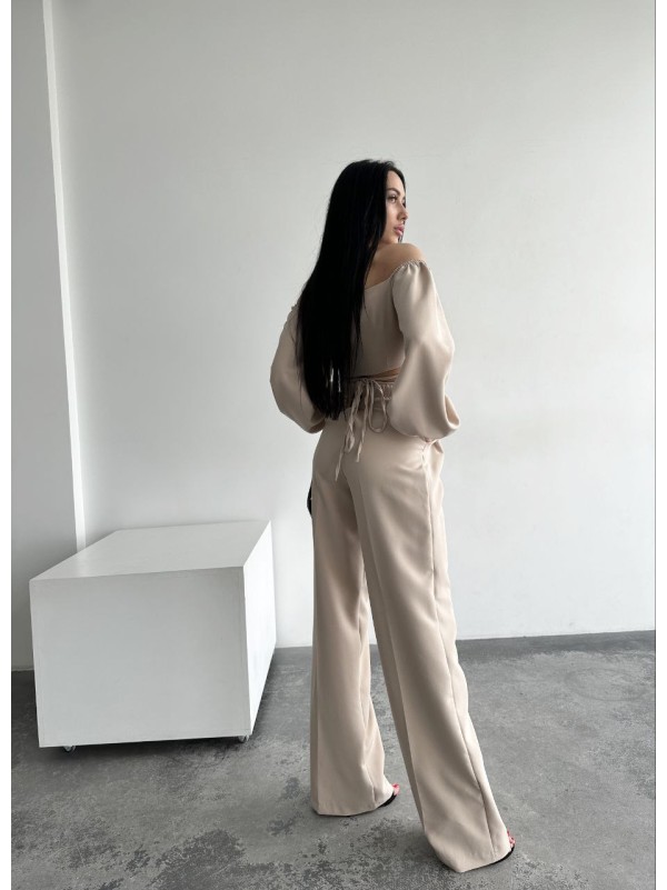 Костюм топ + штани бежевого кольору 24320