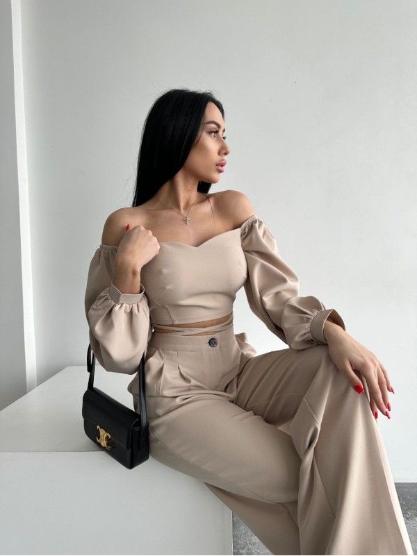 Костюм топ + штани бежевого кольору 24320