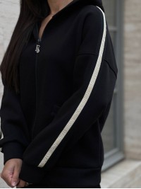 Жіночий теплий костюм із змійкою чорного кольору 25637