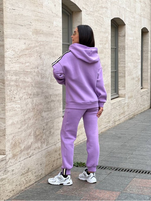 Жіночий теплий костюм із змійкою лілового кольору 25639