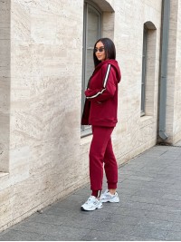 Жіночий теплий костюм із змійкою бордового кольору 25641