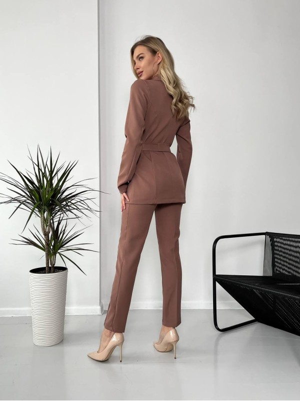 Жіночий стильний костюм-трійка кавового кольору 25778