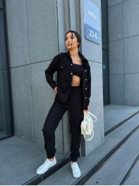 Жіночий костюм із мікровельвету на кнопках чорного кольору 26051