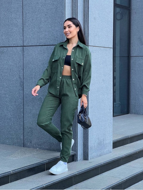 Жіночий костюм із мікровельвету на кнопках кольору хакi 26052