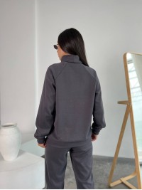 Жіночий повсякденний костюм графiтового кольору 26127