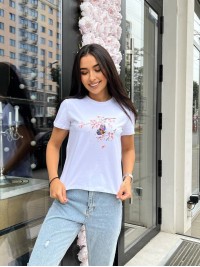 Жіноча футболка з принтом квiтiв, бiлого кольору 27208