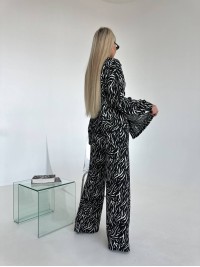 Жіночий прогулянковий костюм кольору чорної зебри 27391
