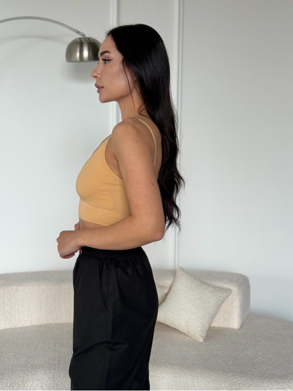 Жіночій топ бежевого кольору 27454