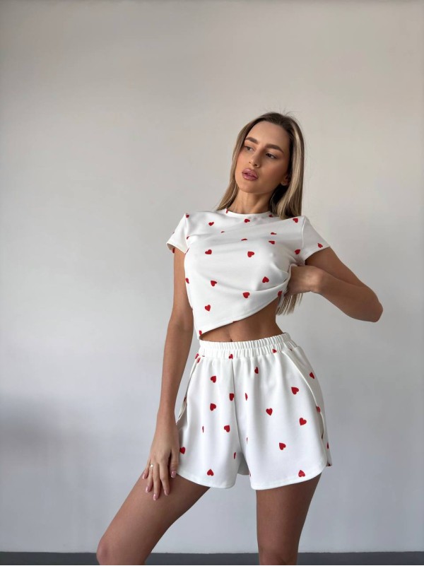 Жіноча піжама білого кольору в серця 27570