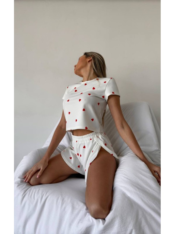 Жіноча піжама білого кольору в серця 27570