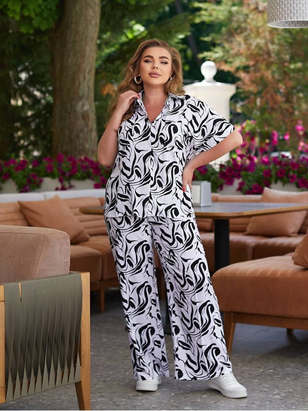 Прогулянковий костюм молочного кольору 28076