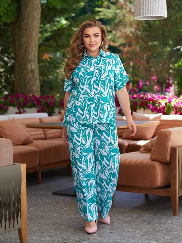 Прогулянковий костюм зеленого кольору 28079