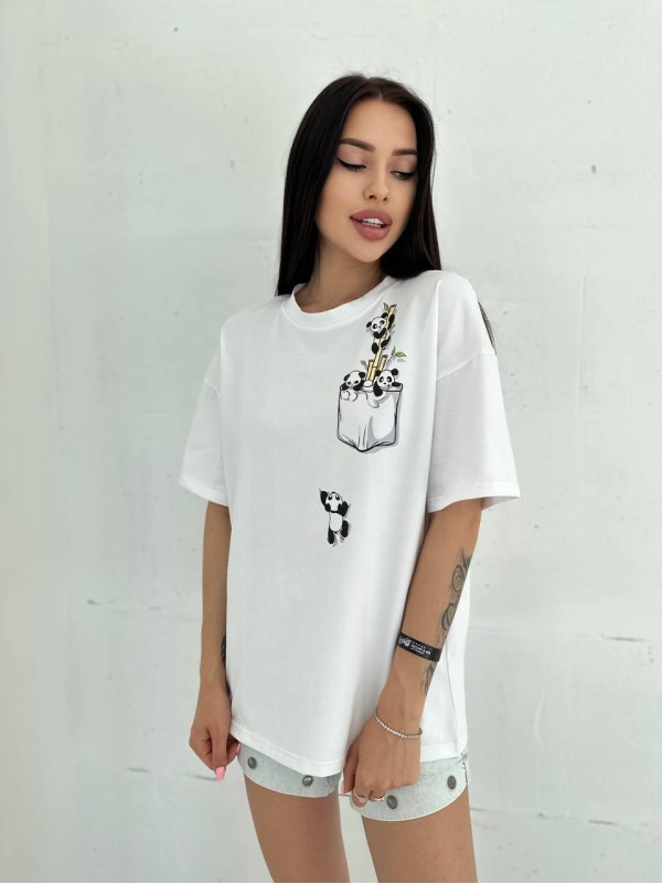 Жіноча футболка з пандою бiлого кольору 28085