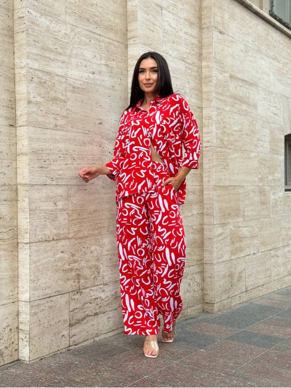 Прогулянковий костюм червоного кольору 28225