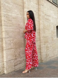 Прогулянковий костюм червоного кольору 28225