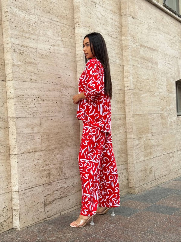 Прогулянковий костюм червоного кольору 28225