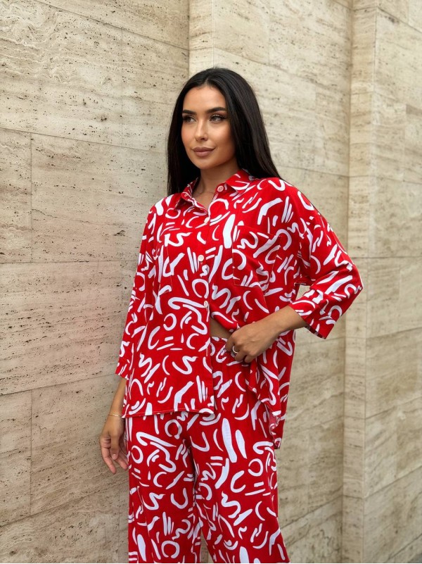 Прогулянковий костюм червоного кольору 28225