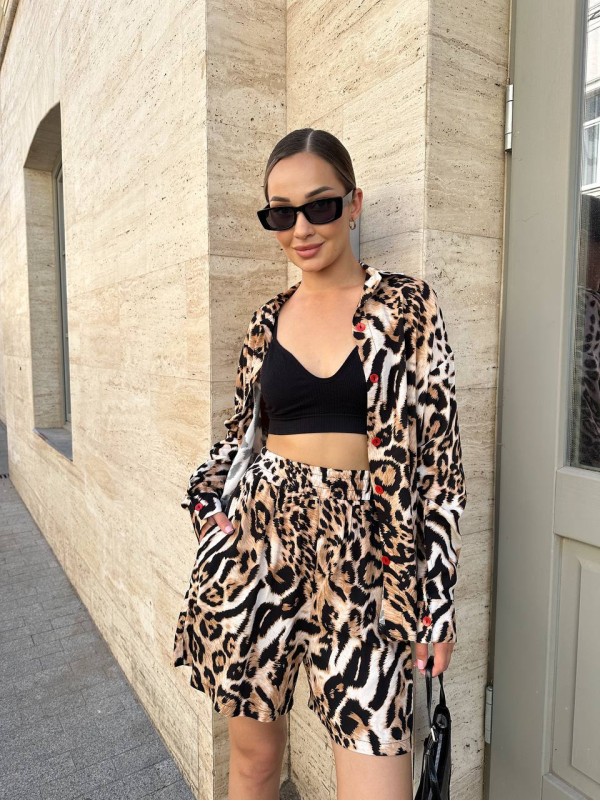 Трендовий прогулянковий костюм з шортами леопардового кольору 28261